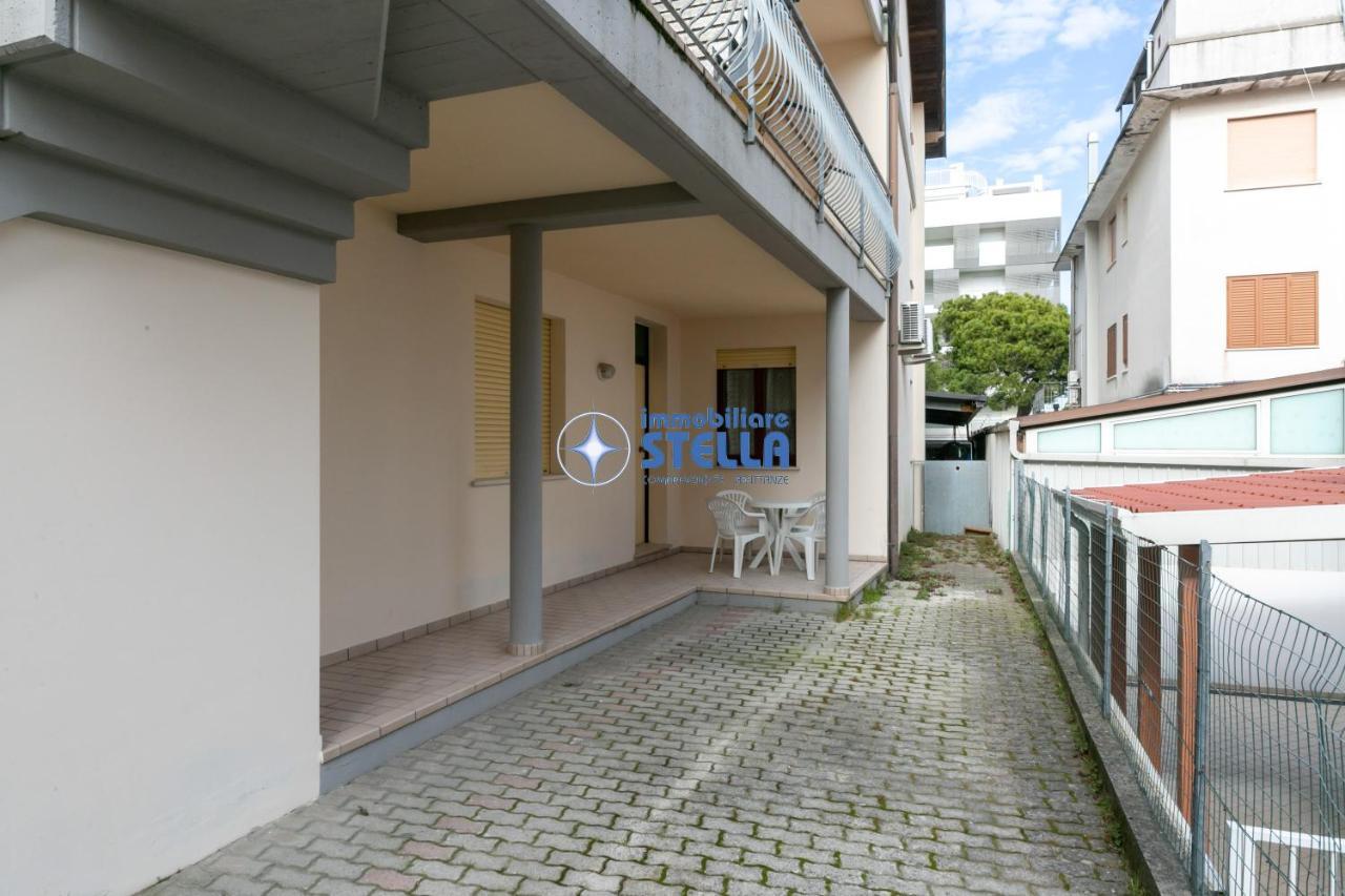 Condominio Carnelos Lido di Jesolo Exteriör bild